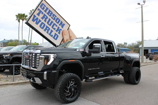 Used 2024 GMC Sierra 3500 Denali w/ Denali Reserve Package AWD/4WD image 1