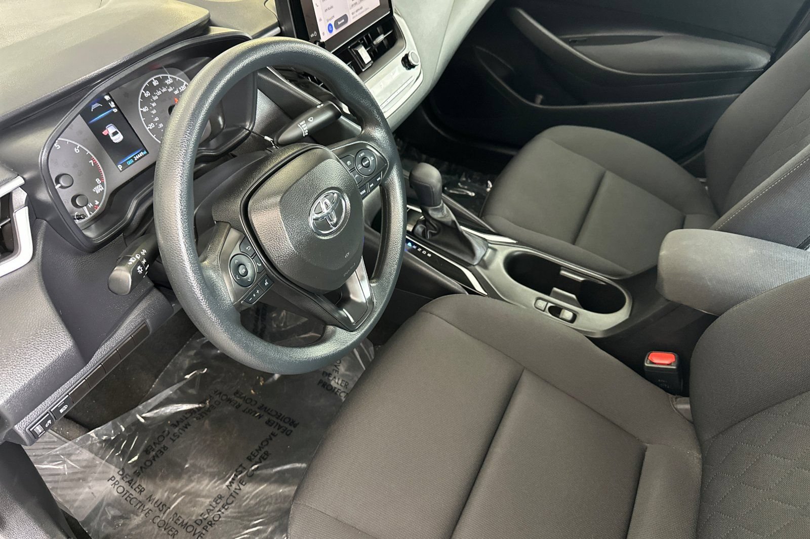 Used 2025 Toyota Corolla LE FWD image 11