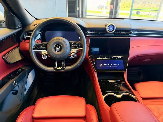 Used 2023 Maserati Grecale Modena AWD/4WD image 18