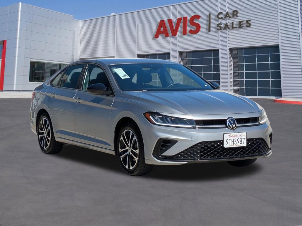 Used 2025 Volkswagen Jetta Sport image 3