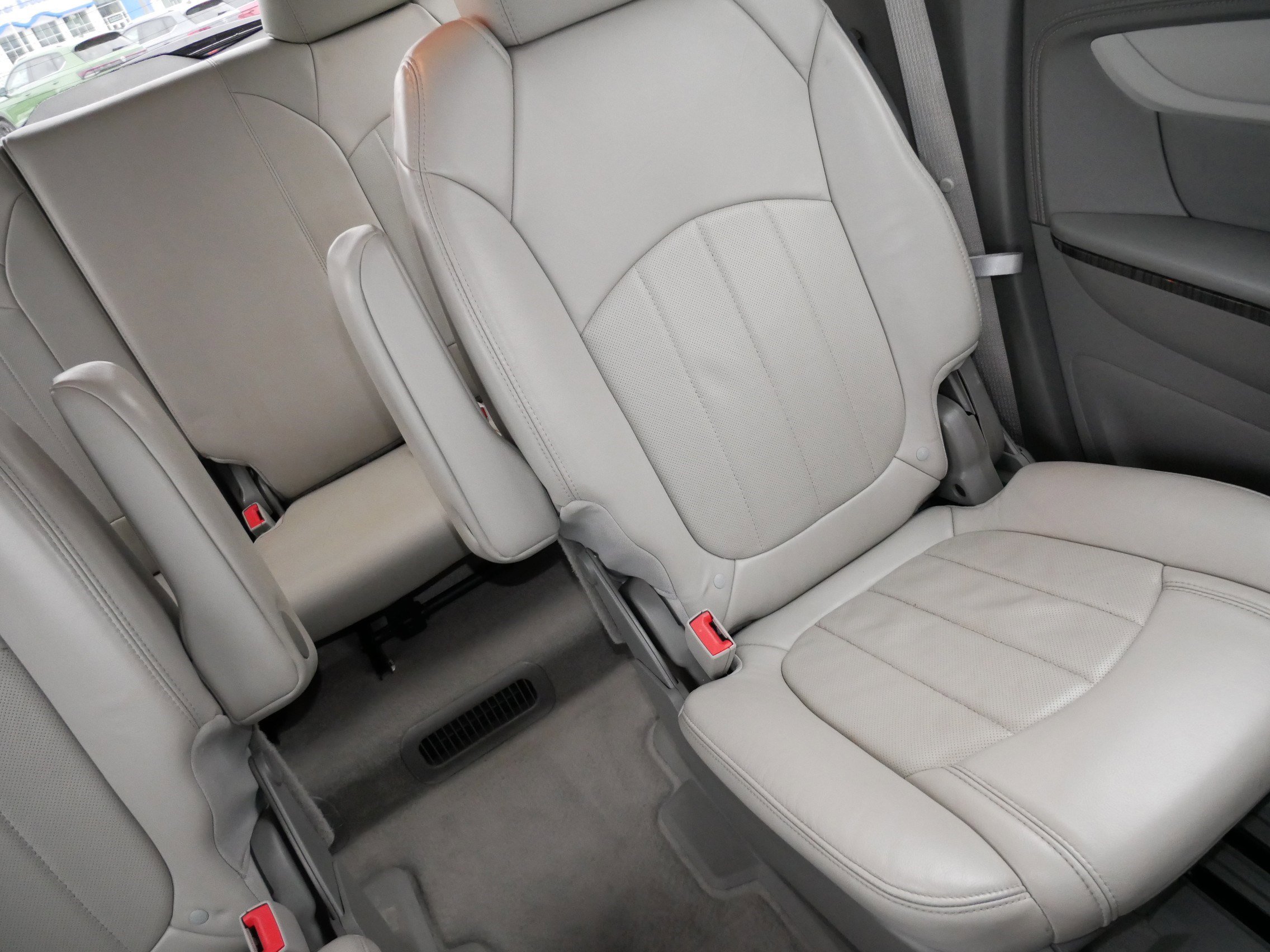 Used 2013 Chevrolet Traverse LTZ image 14