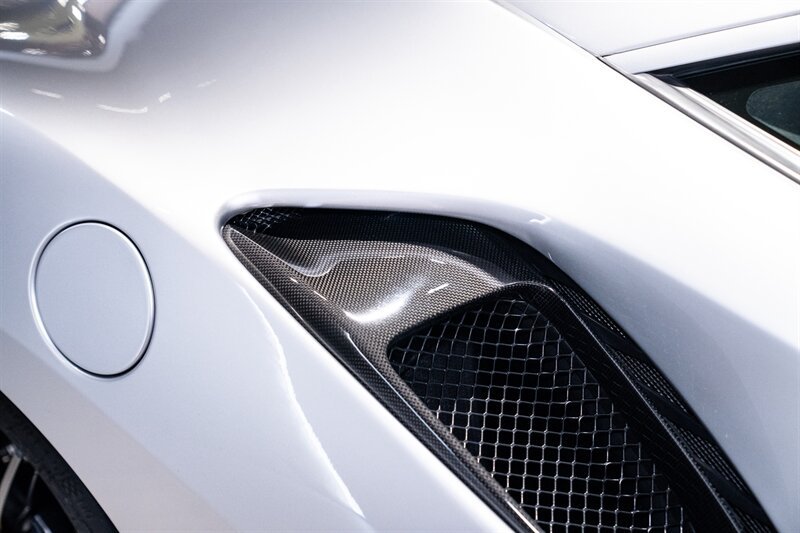 Used 2020 Ferrari 488 Pista Coupe RWD image 26