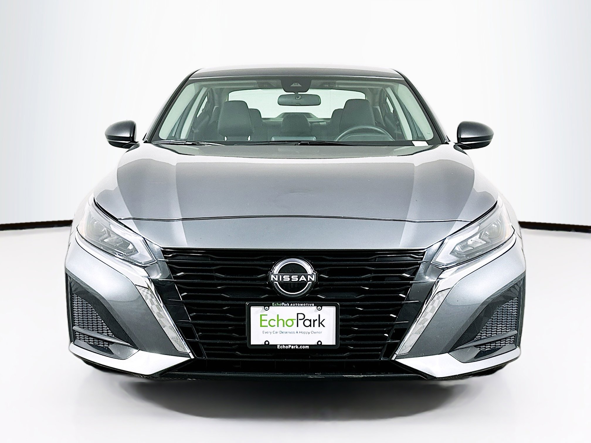 Used 2025 Nissan Altima 2.5 SV image 2