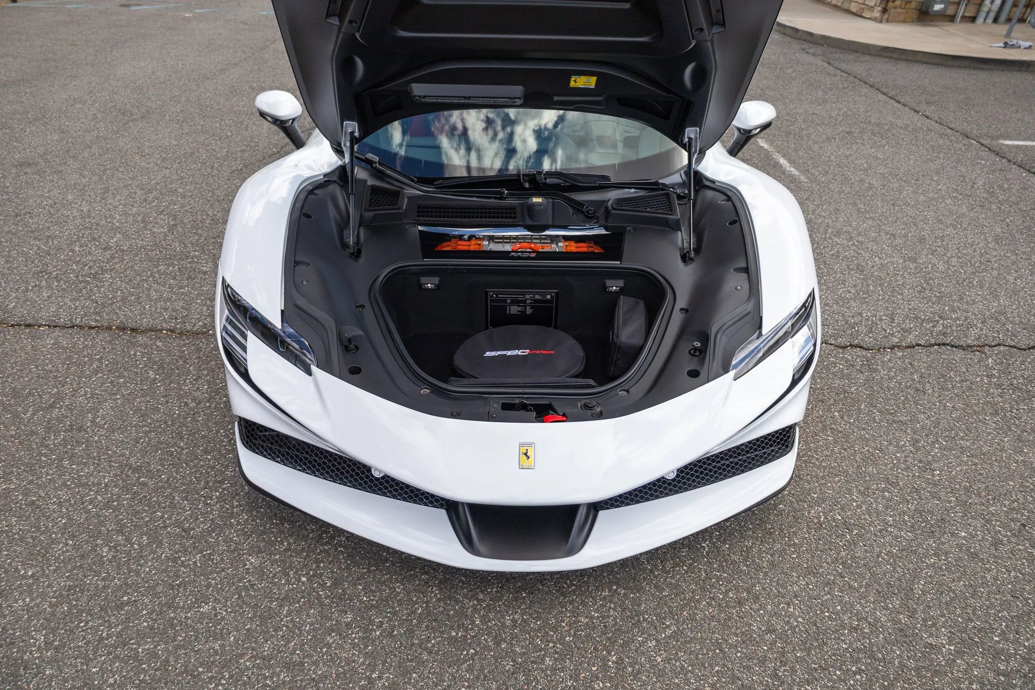 Used 2025 Ferrari SF90 Spider image 77