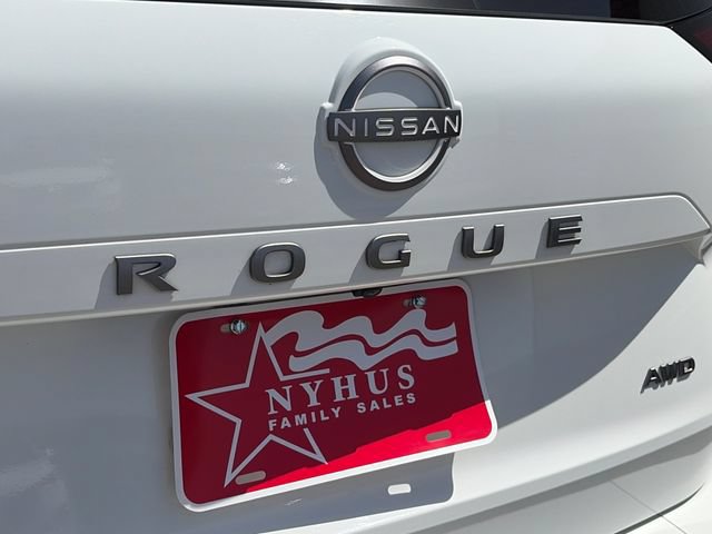 Used 2024 Nissan Rogue S AWD/4WD image 20