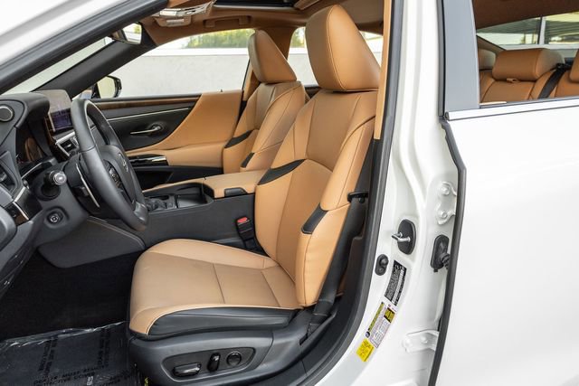 Used 2025 Lexus ES 350 w/ Premium Package image 11