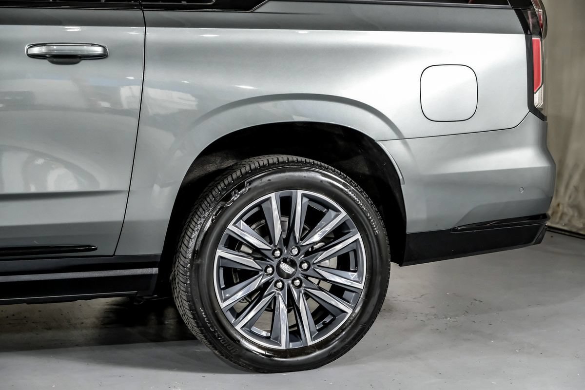 Used 2023 Cadillac Escalade ESV Sport Platinum AWD/4WD image 13