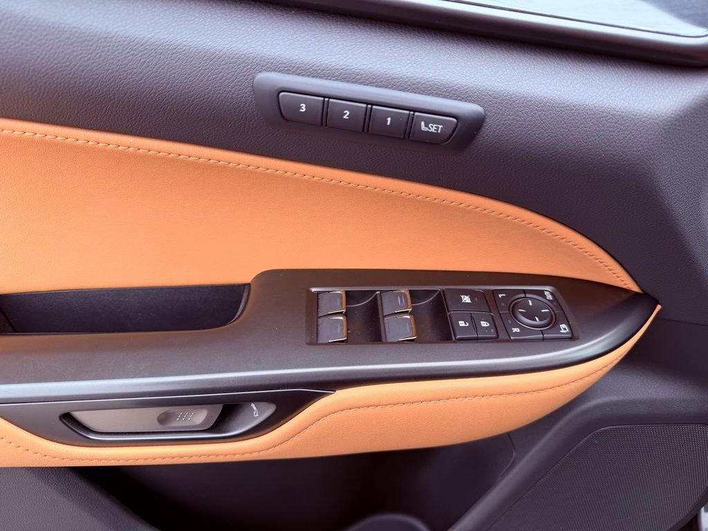 Certified 2025 Lexus NX 250 FWD w/ Premium Package image 19