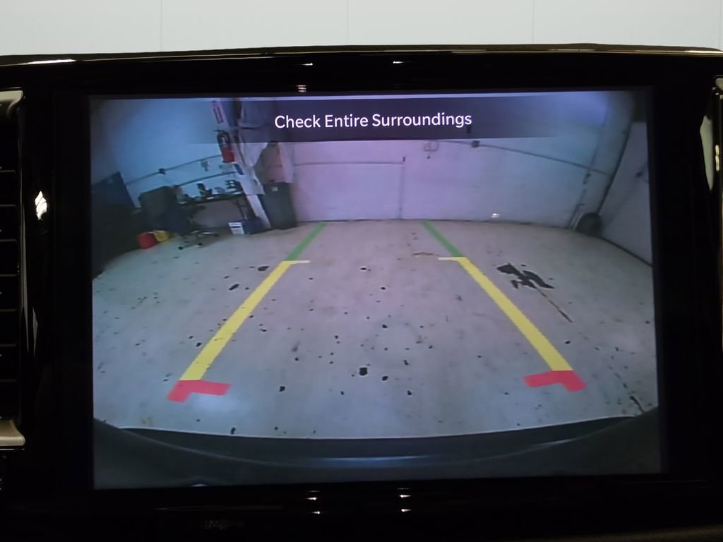 Certified 2023 Chrysler Pacifica Touring-L image 25