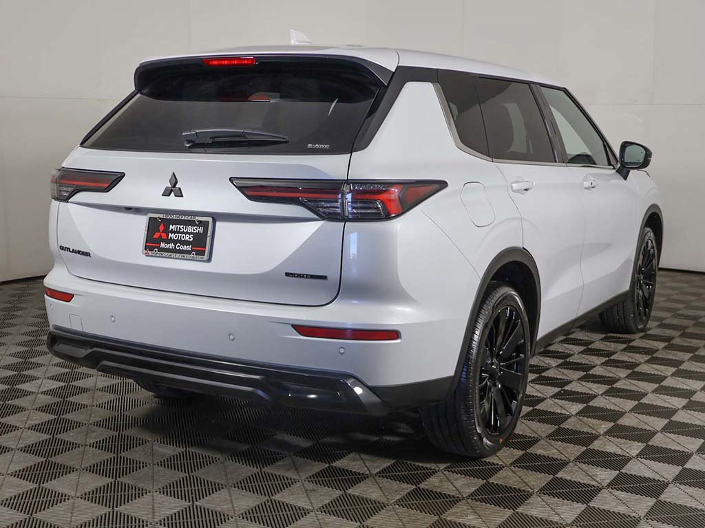 New 2026 Mitsubishi Outlander LE AWD/4WD image 12