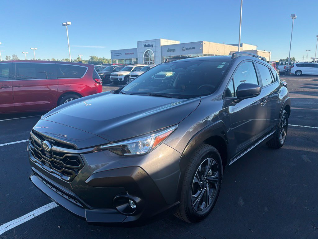 Used 2025 Subaru Crosstrek 2.5i Premium AWD/4WD image 2