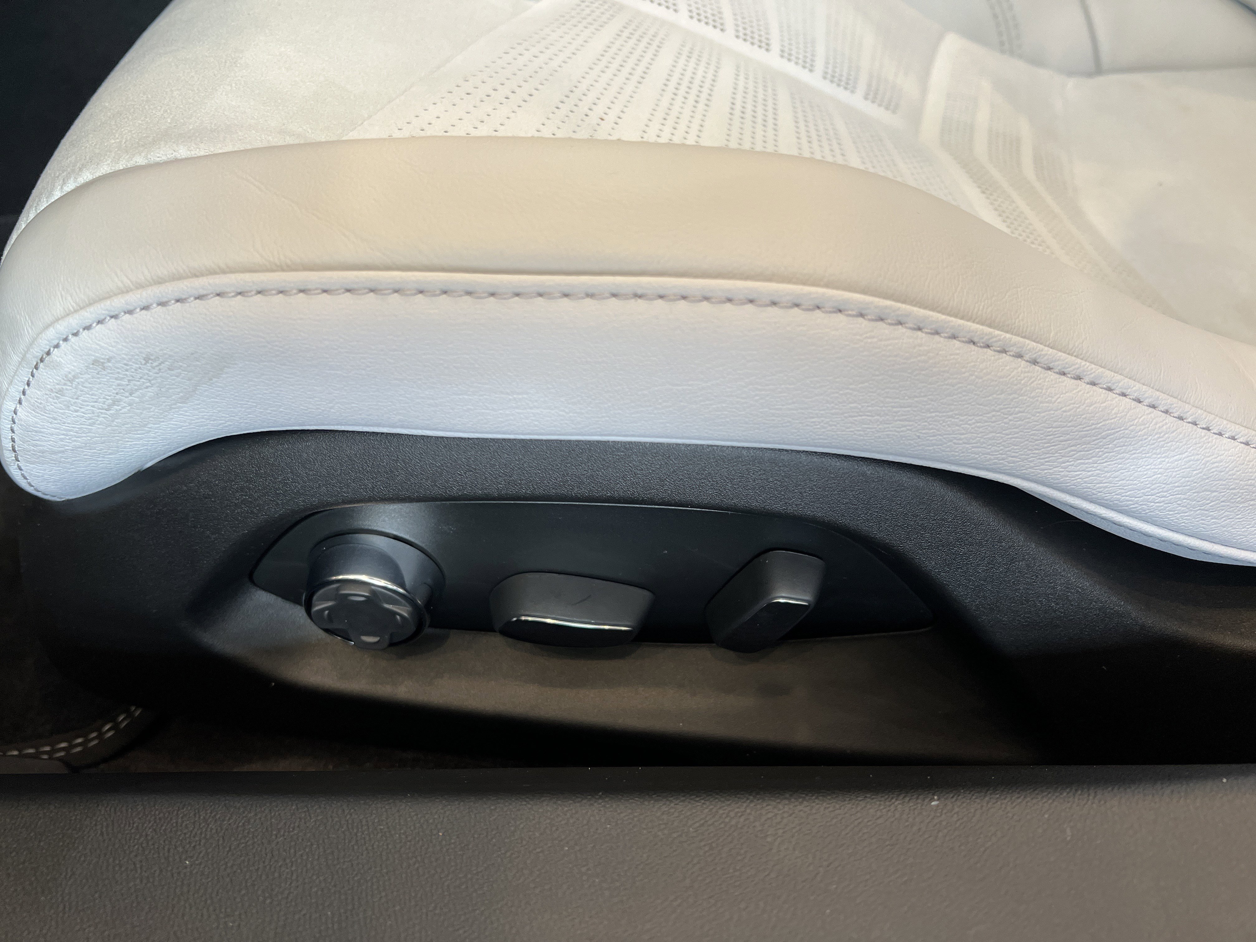 New 2026 Chevrolet Corvette Z06 w/ LPO, Roadside Safety Package image 11