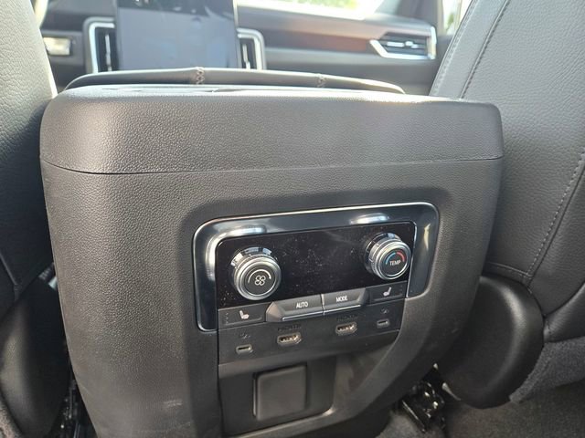 New 2026 GMC Yukon XL Denali w/ Denali Reserve Package image 8