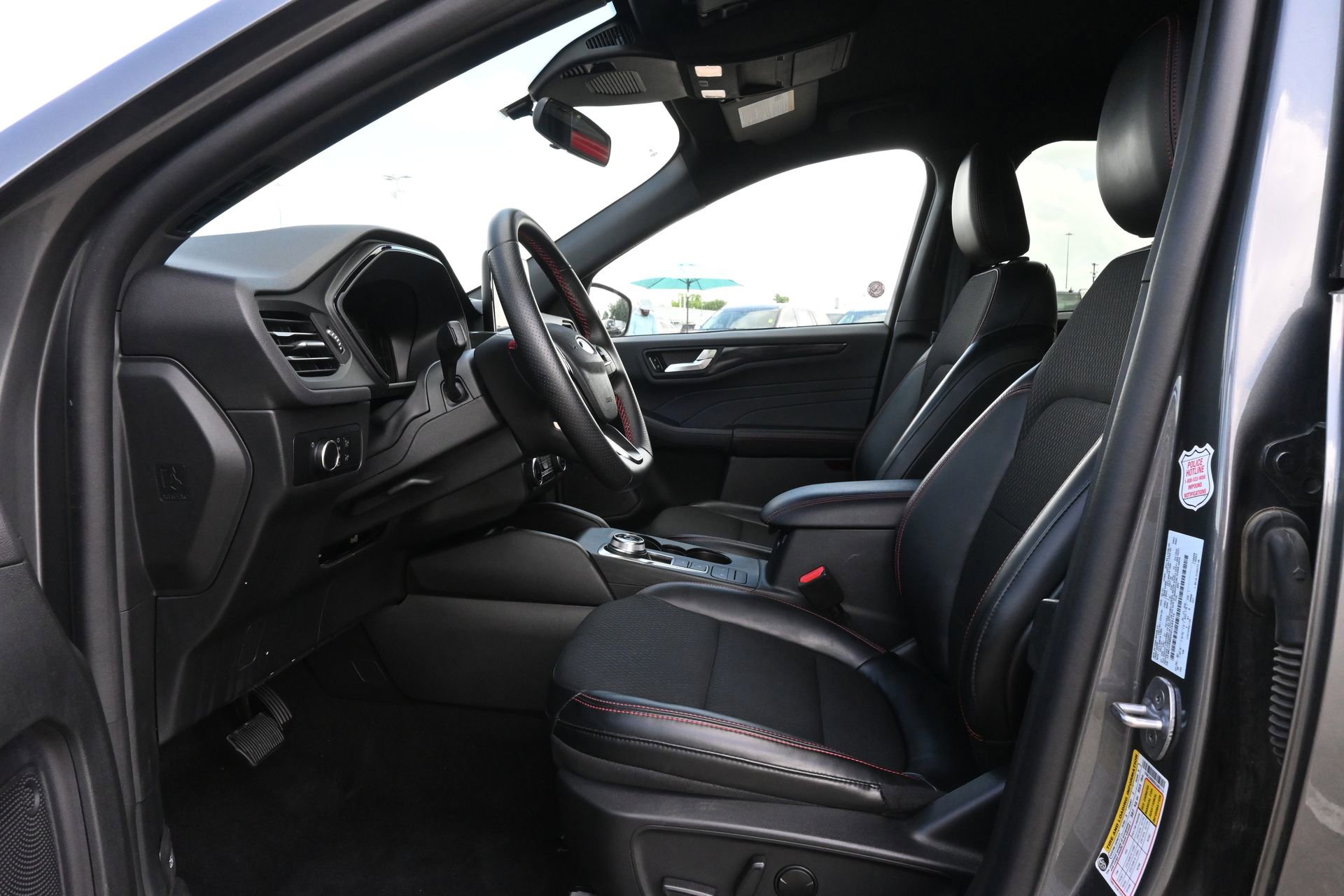 Used 2025 Ford Escape ST-Line AWD/4WD image 18