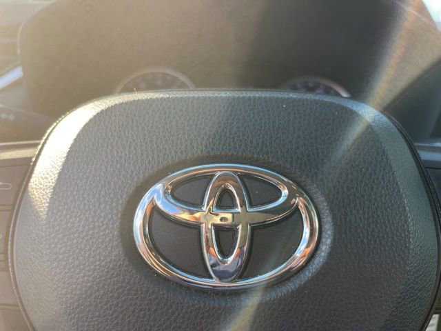 Used 2021 Toyota RAV4 LE FWD image 24