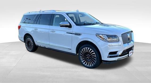 Used 2021 Lincoln Navigator L Black Label w/ Cargo Convenience Package image 10