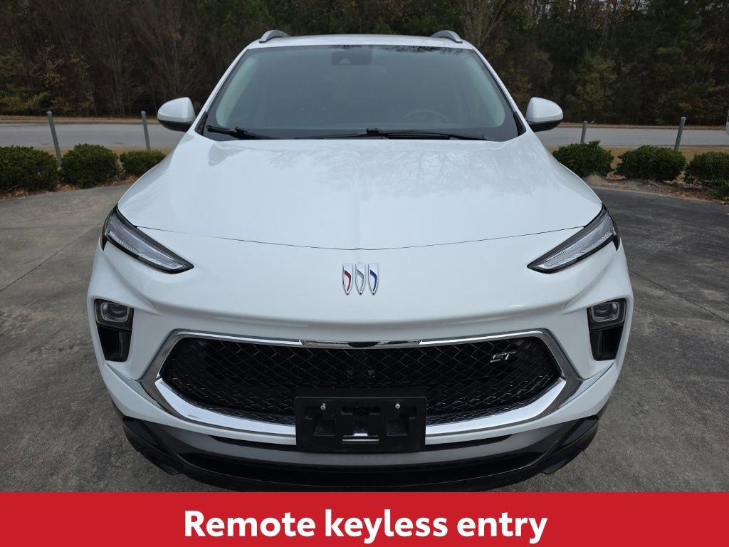 Used 2024 Buick Encore GX Sport Touring image 11