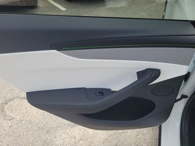 Used 2026 Tesla Model Y 2WD image 11