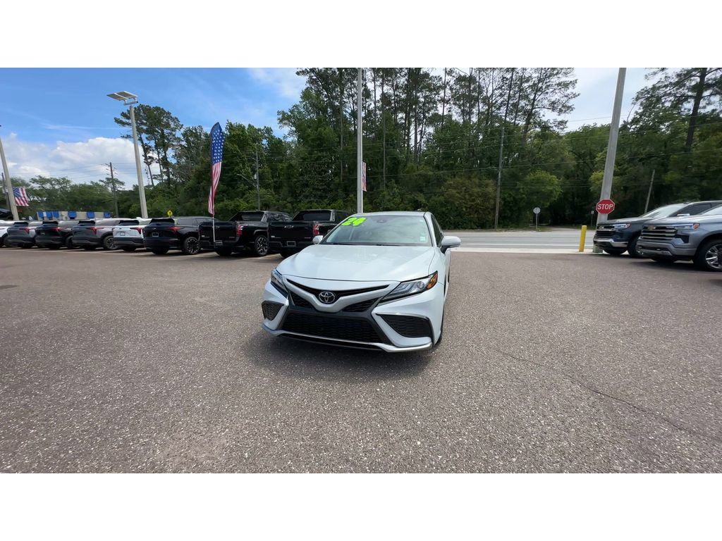 Used 2024 Toyota Camry XSE FWD image 3