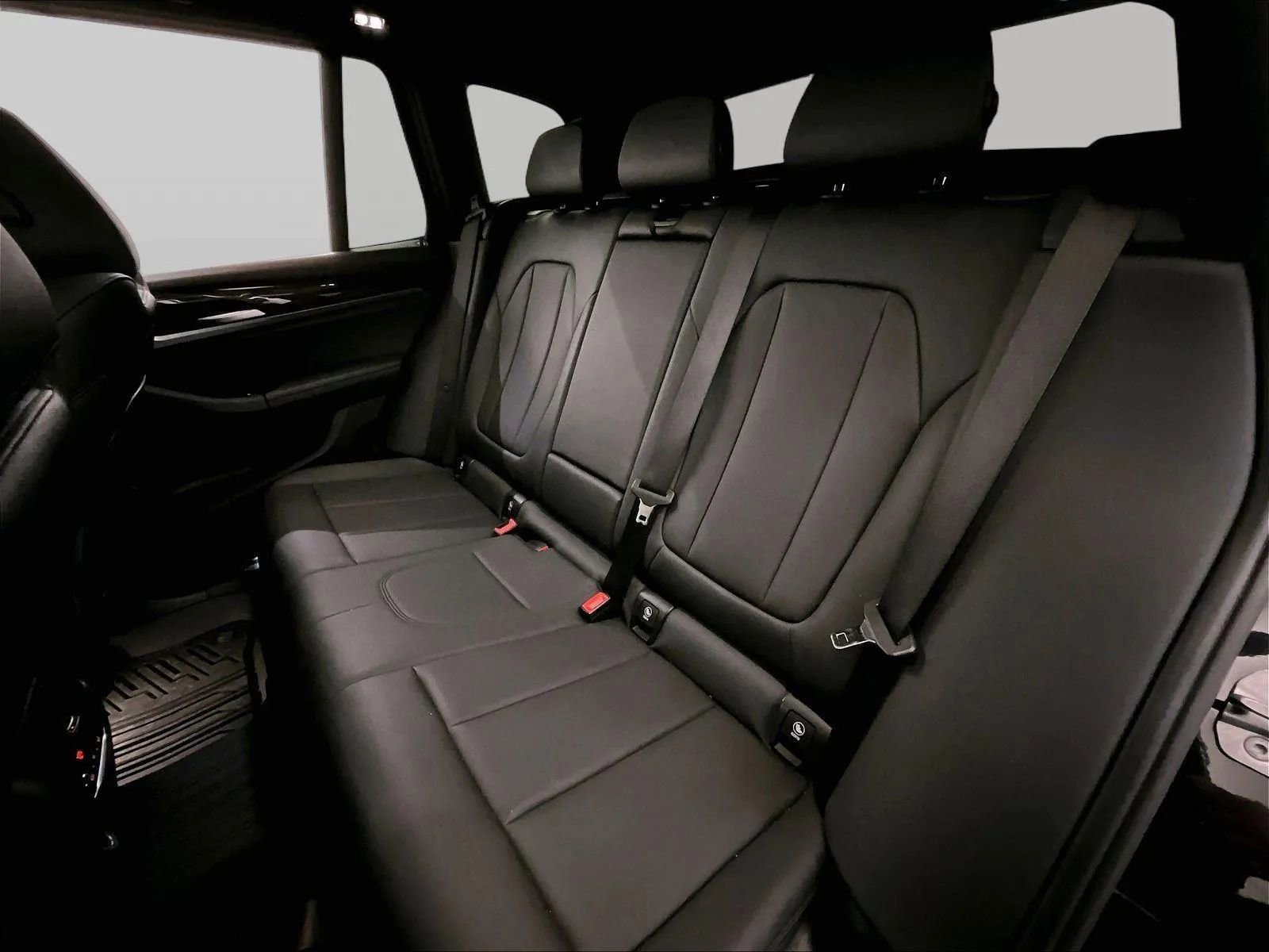 Used 2019 BMW X3 xDrive30i w/ Driving Assistance Package AWD/4WD image 25