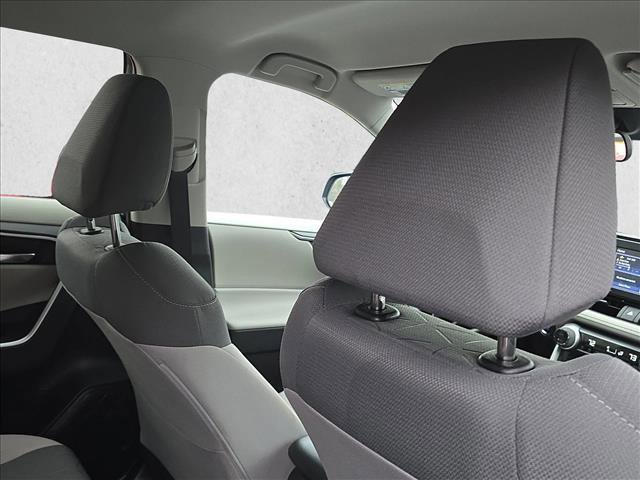 Used 2022 Toyota RAV4 XLE image 19