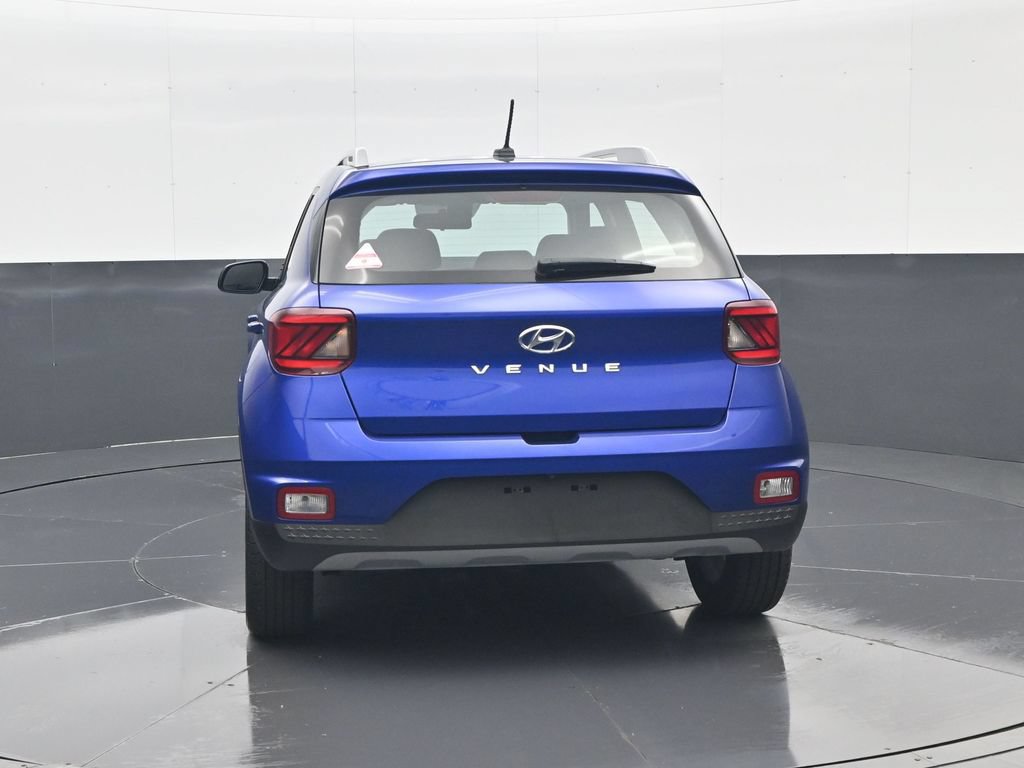 Certified 2024 Hyundai Venue SEL FWD image 7