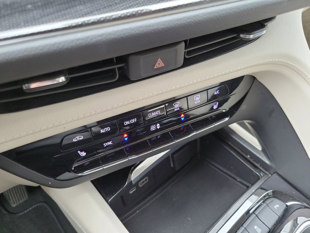 Used 2022 Buick Envision Preferred image 29