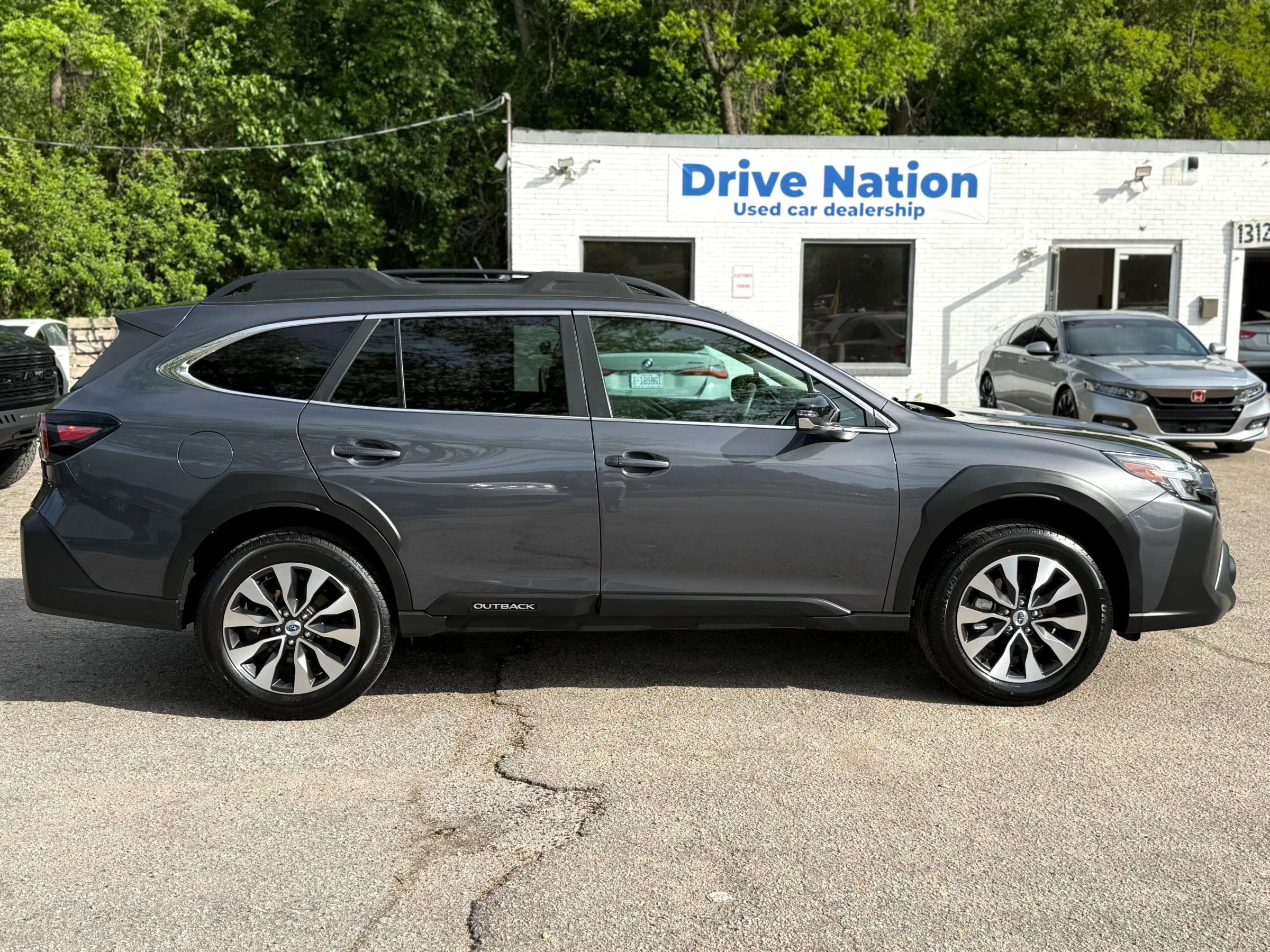 Used 2023 Subaru Outback Limited AWD/4WD image 4