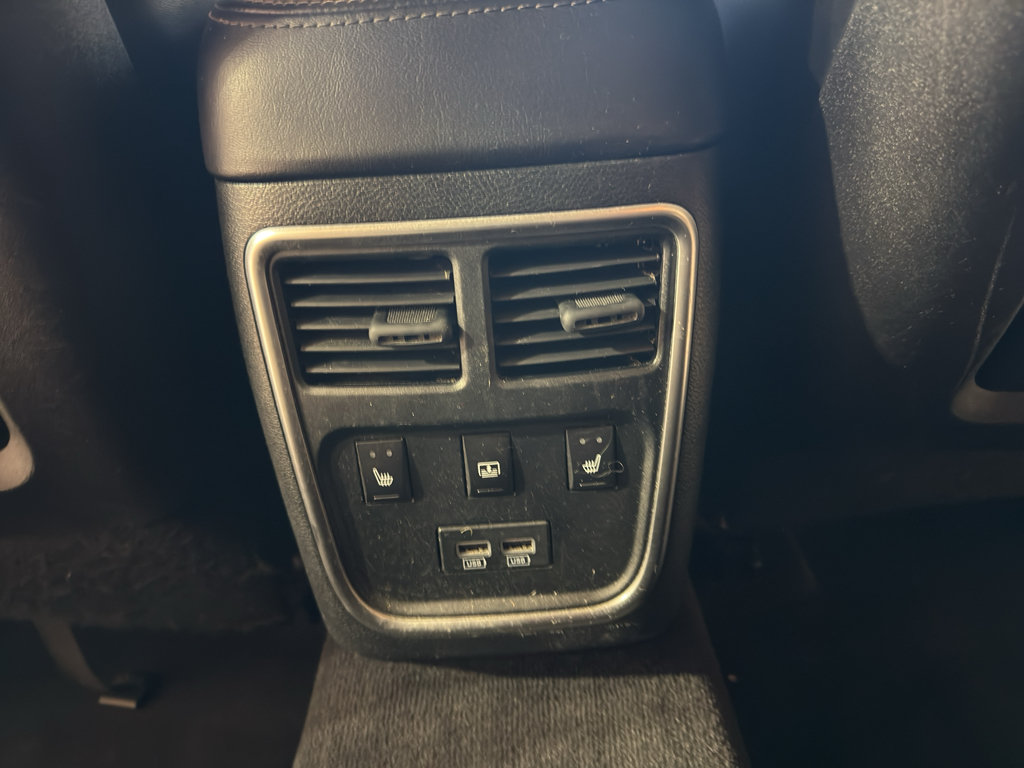 Used 2017 Chrysler 300 C AWD/4WD image 28