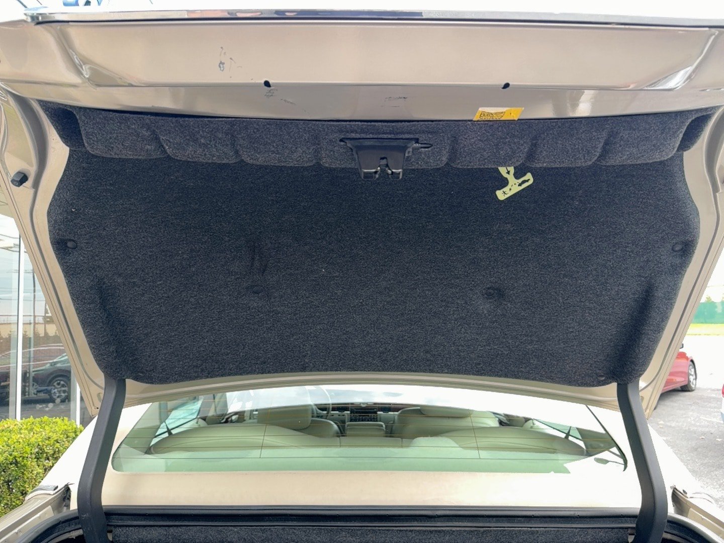 Used 2004 Lincoln Town Car Ultimate RWD image 25