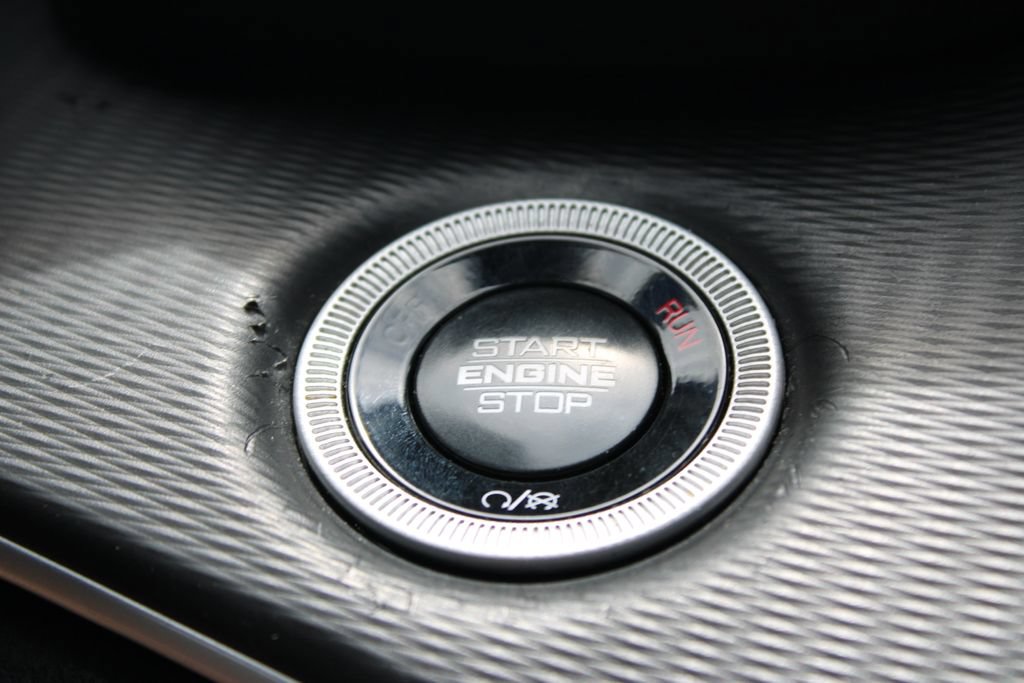 Used 2024 Jeep Grand Cherokee Altitude AWD/4WD image 40