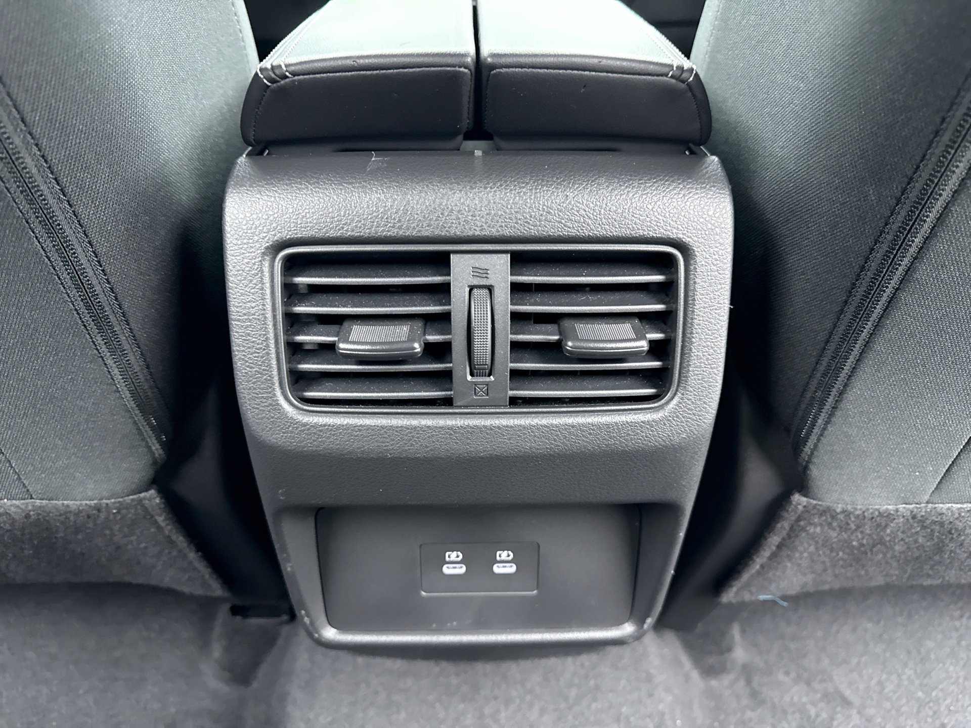 Used 2025 Nissan Rogue SV image 18