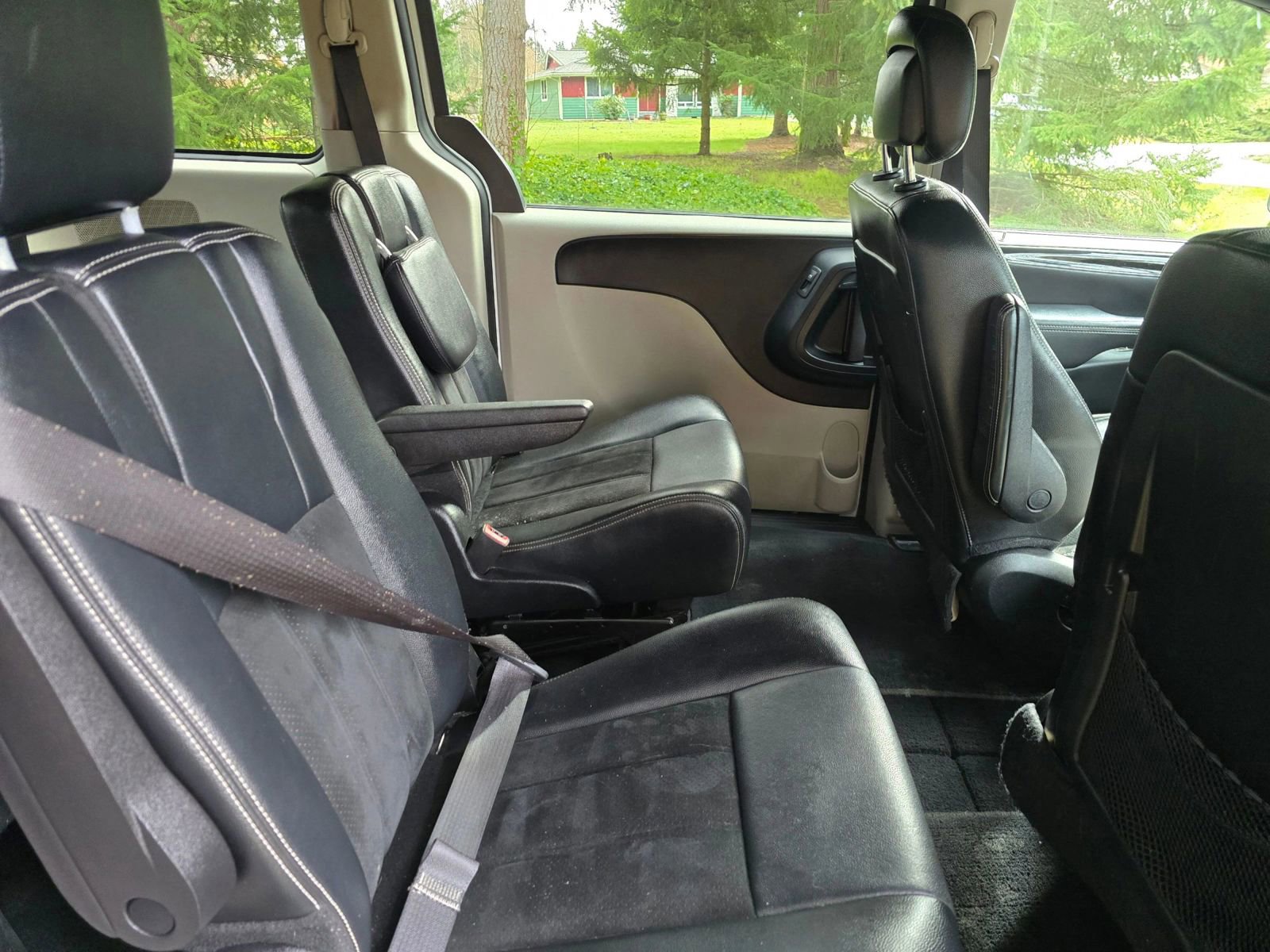 Used 2017 Dodge Grand Caravan SXT FWD image 13