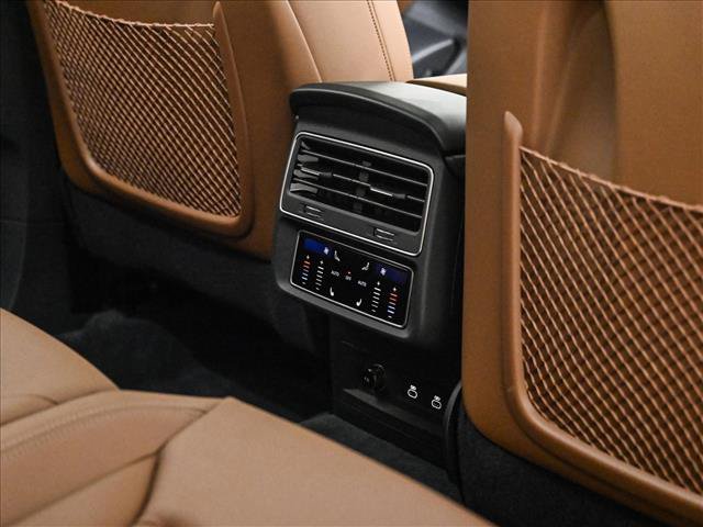 Certified 2025 Audi Q8 Premium Plus w/ Premium Plus Package AWD/4WD image 18