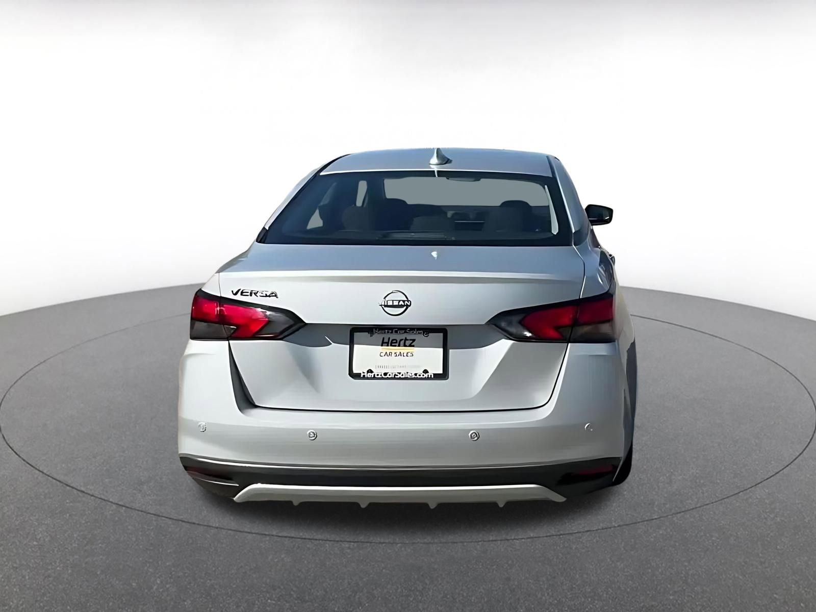 Used 2025 Nissan Versa SV image 12