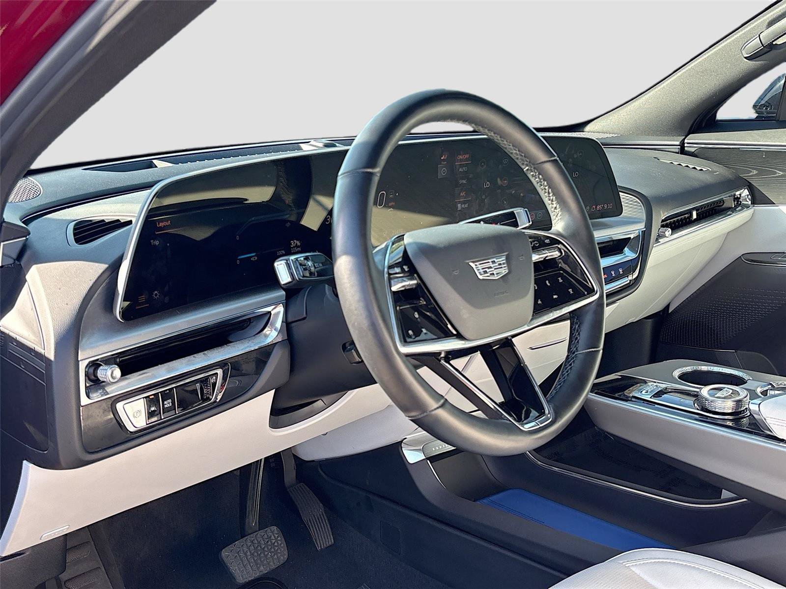 Used 2024 Cadillac Lyriq Sport RWD image 9
