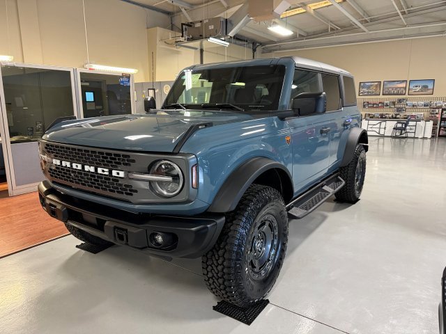 New 2025 Ford Bronco Badlands w/ Sasquatch Package image 3