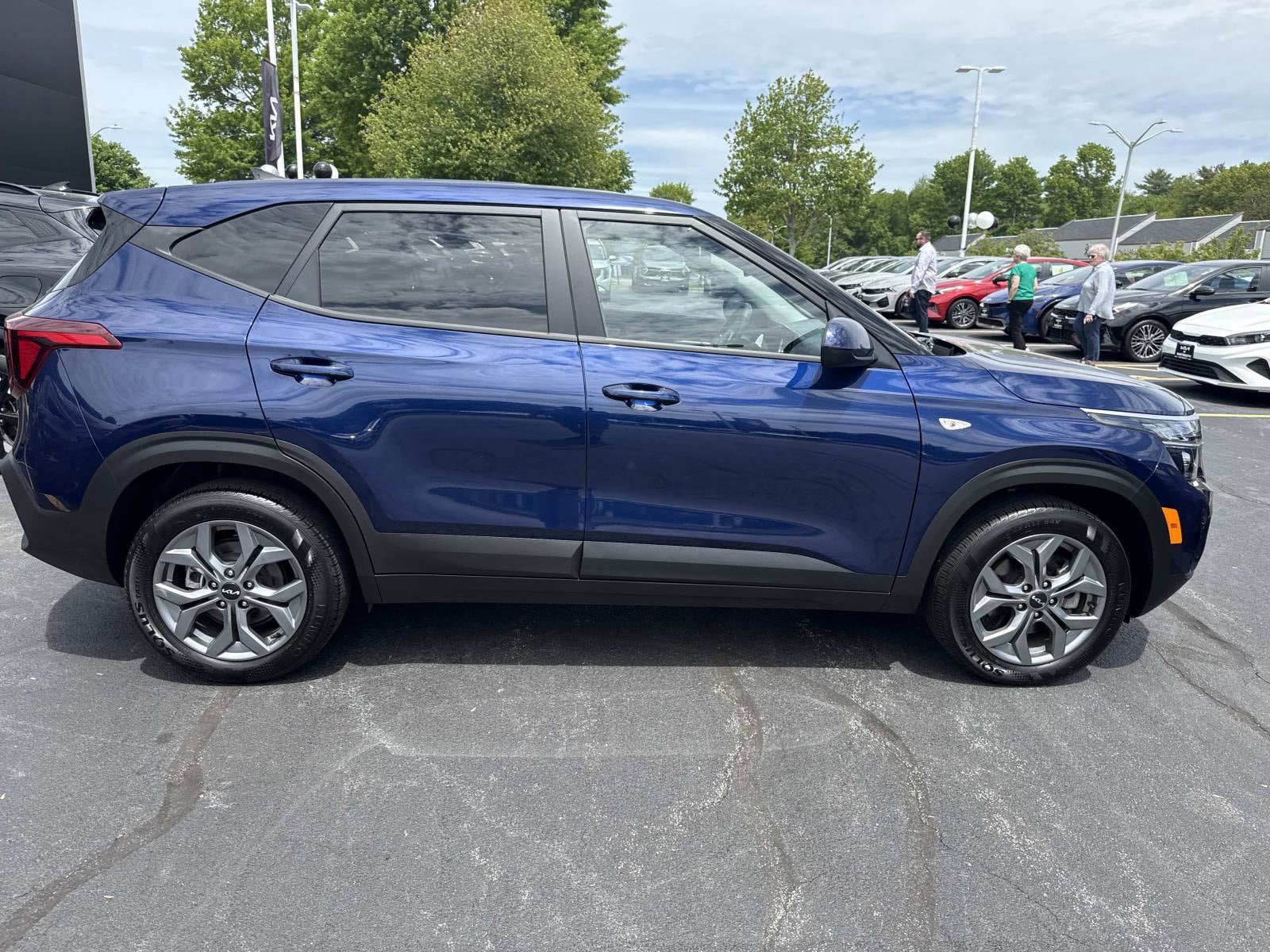 Used 2025 Kia Seltos LX AWD/4WD image 9