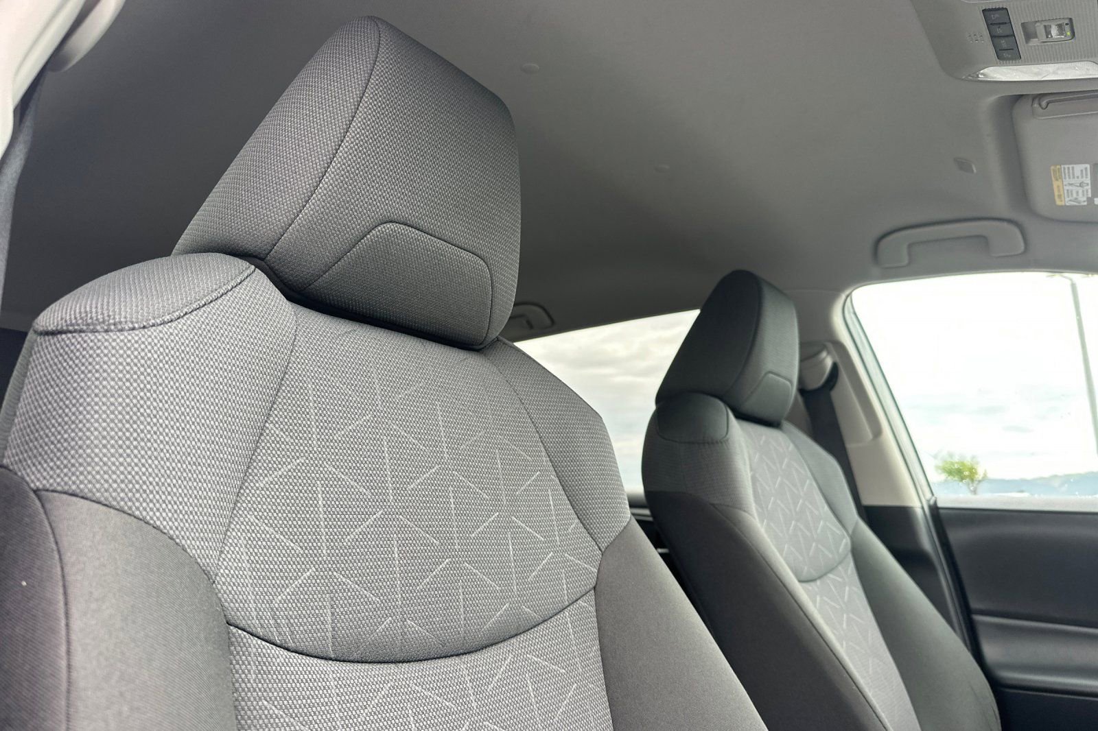 Used 2024 Toyota RAV4 XLE FWD image 20