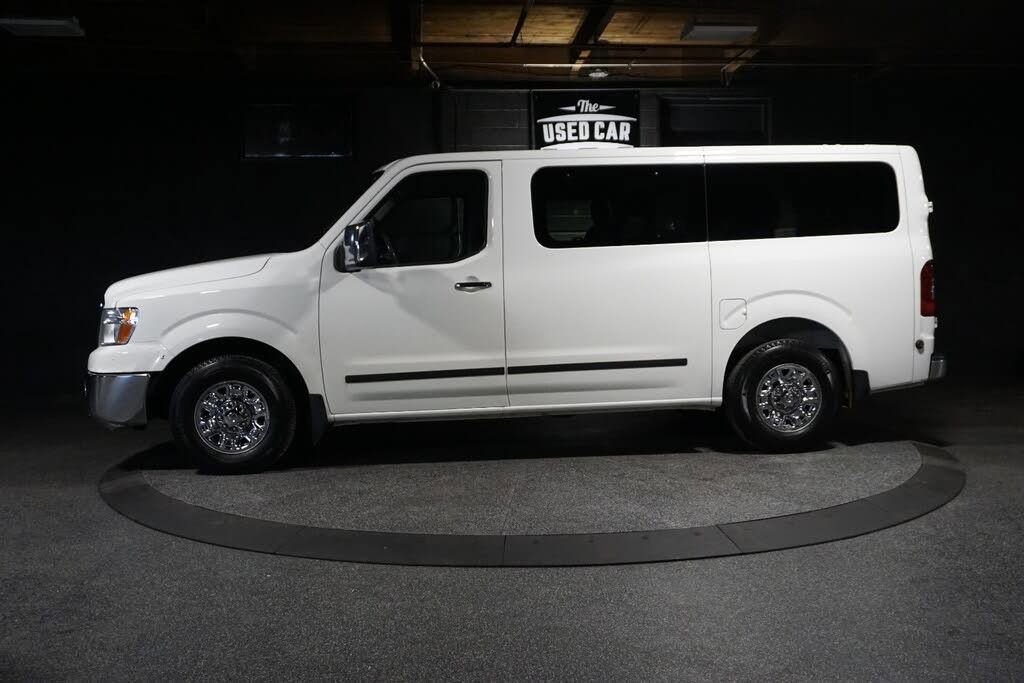 Used 2019 Nissan NV 3500 SL RWD image 2
