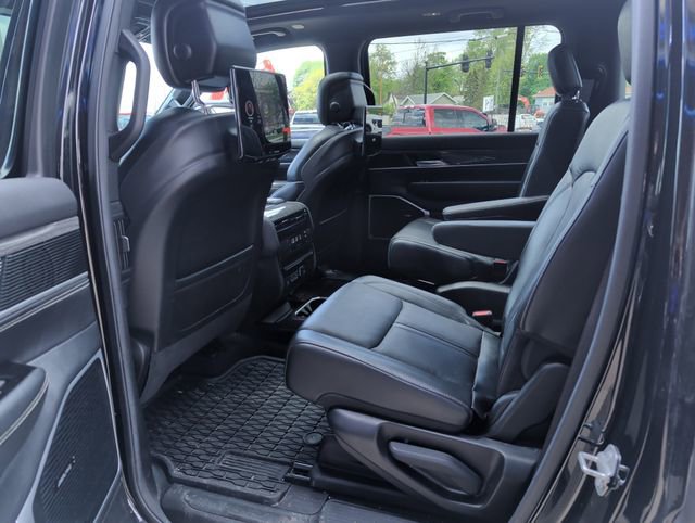 Used 2022 Jeep Wagoneer Series II w/ Premium Group I AWD/4WD image 24