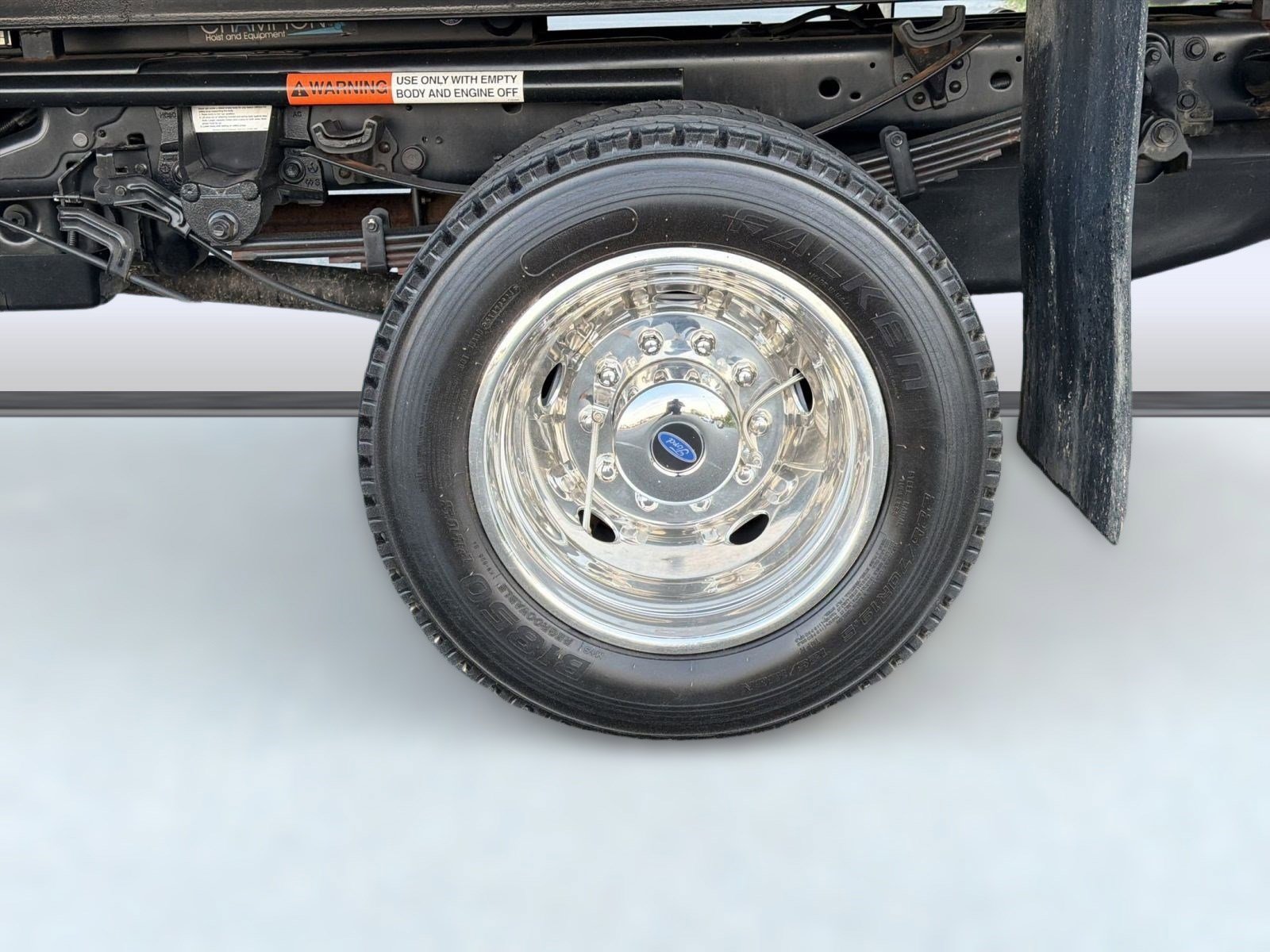 Used 2022 Ford F550 2WD Regular Cab Super Duty image 11