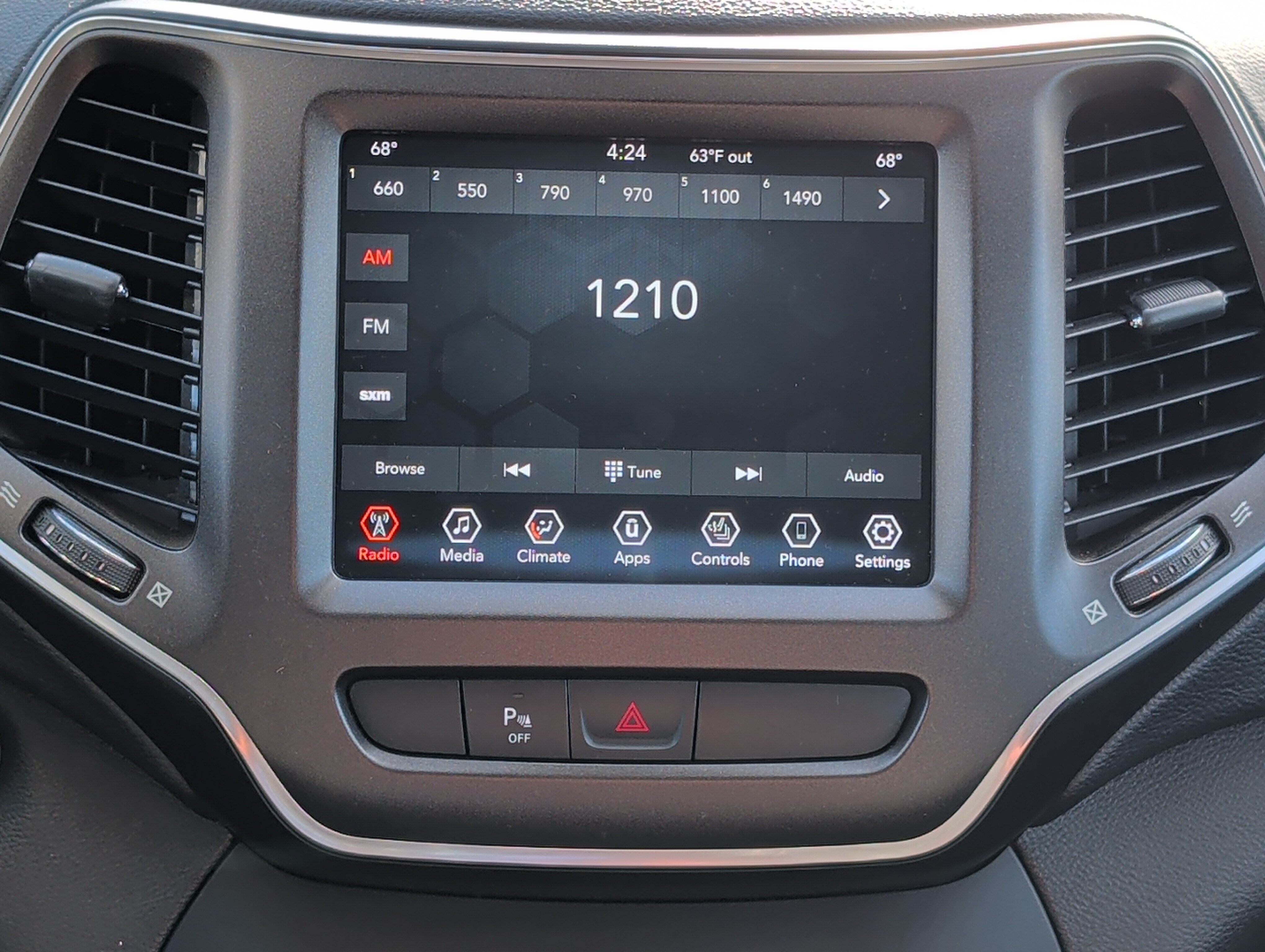 Used 2020 Jeep Cherokee Trailhawk w/ Cold Weather Group AWD/4WD image 23