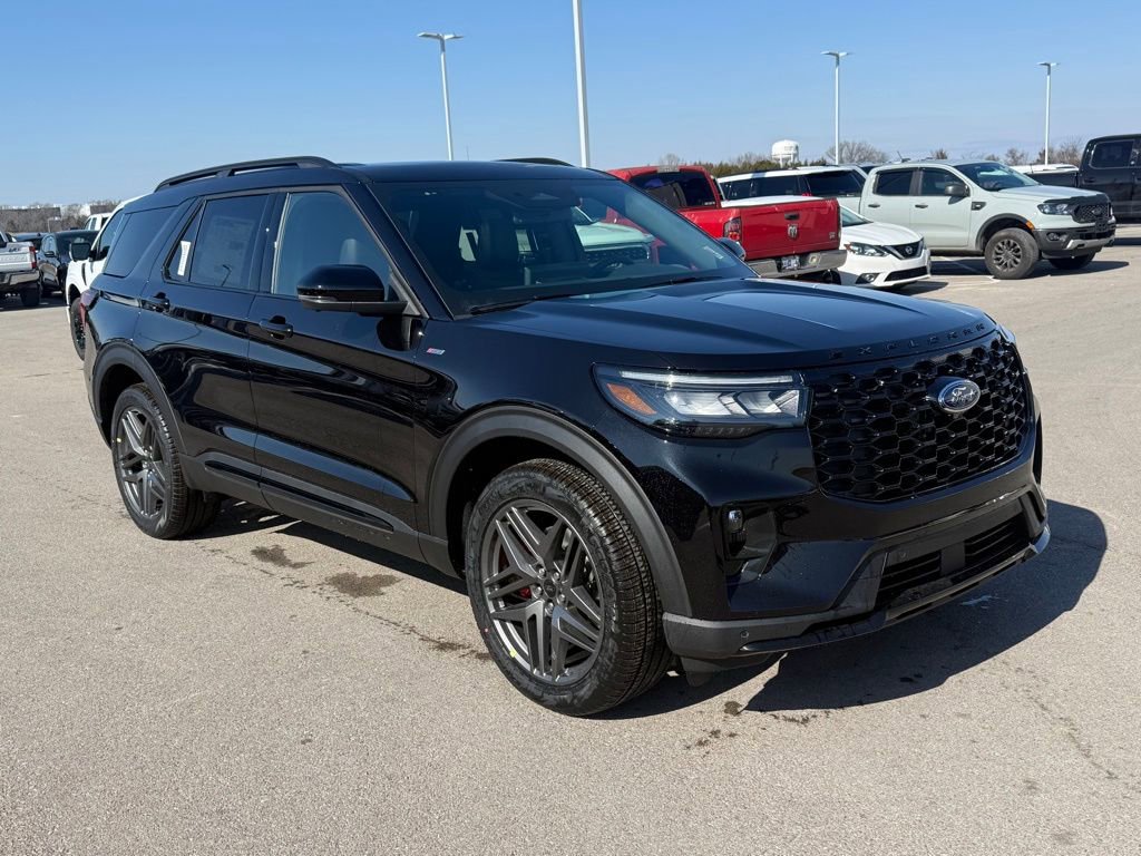 New 2026 Ford Explorer ST-Line w/ ST-Line Street Pack image 2