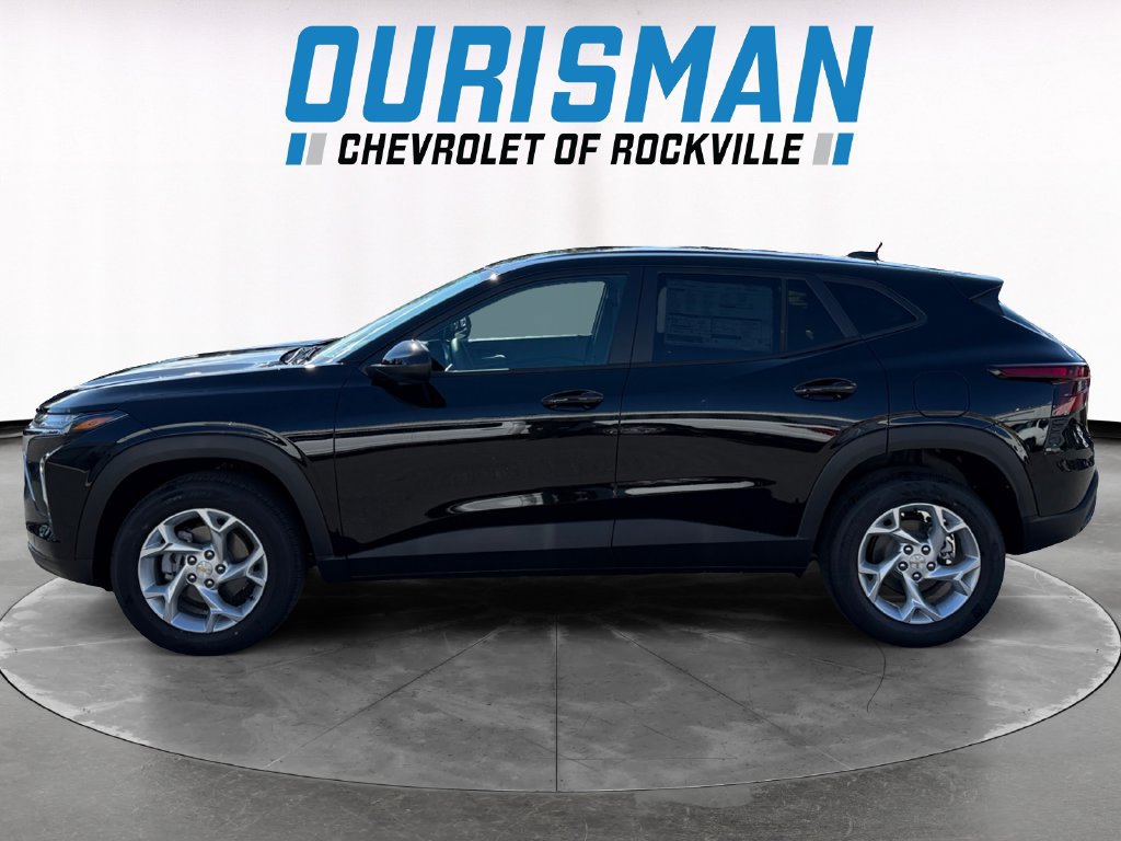 New 2026 Chevrolet Trax LS w/ LS Convenience Package FWD image 3