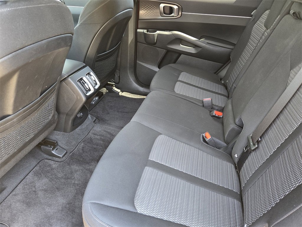New 2025 Kia Sorento LX image 21