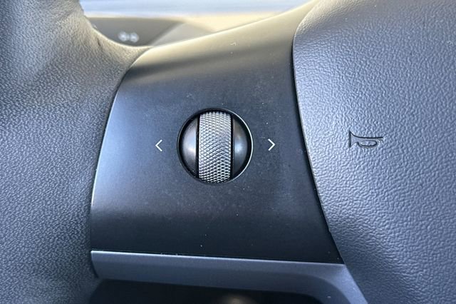 Used 2022 Tesla Model Y Performance AWD/4WD image 25