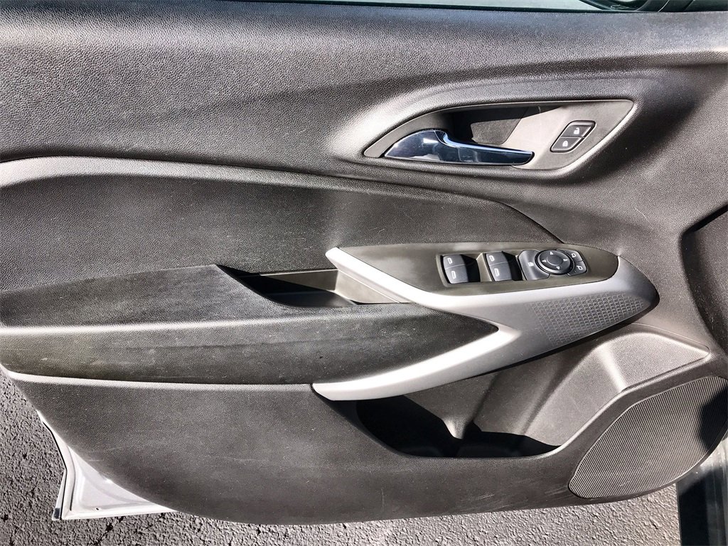 Used 2024 Chevrolet Trax LS w/ LS Convenience Package image 13