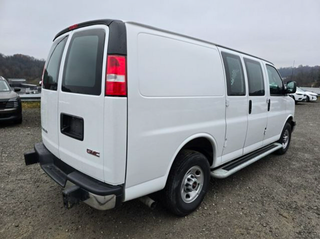 Used 2025 GMC Savana 2500 w/ Driver Convenience Package RWD image 5