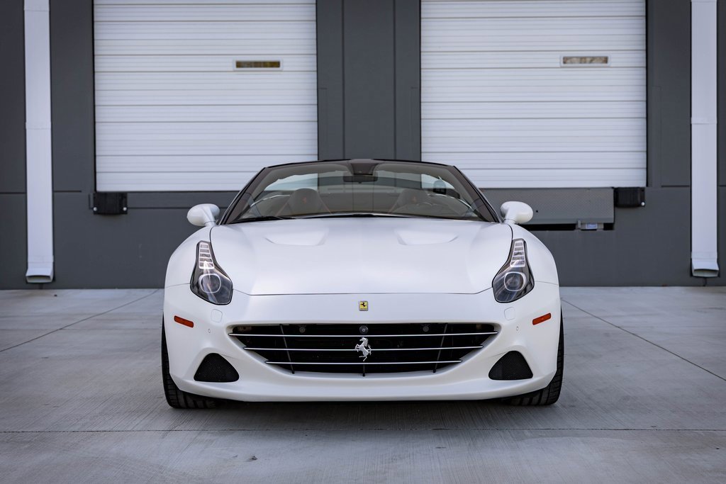 Used 2016 Ferrari California T image 39